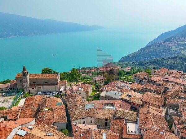 casa indipendente in vendita a Tignale in zona Gardola