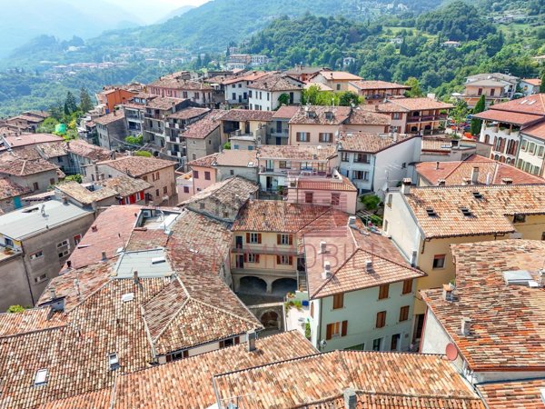 casa indipendente in vendita a Tignale in zona Gardola