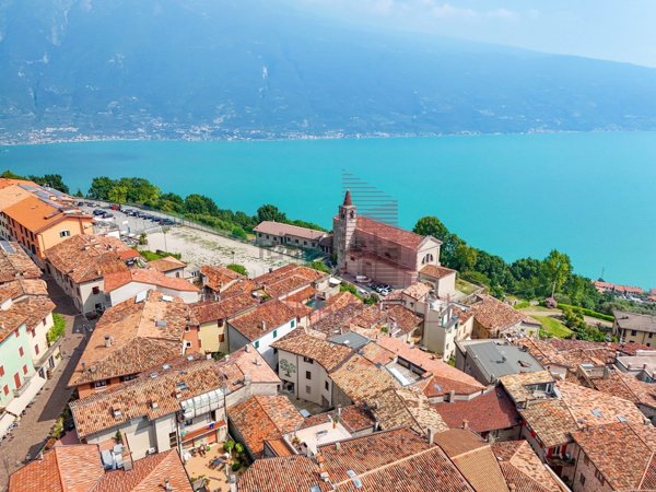 casa indipendente in vendita a Tignale in zona Gardola