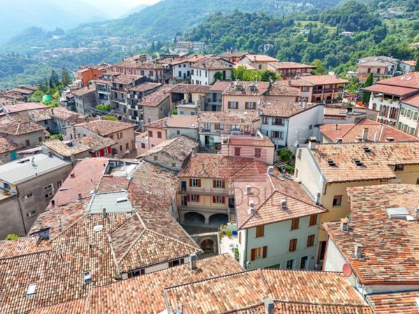 casa indipendente in vendita a Tignale in zona Gardola