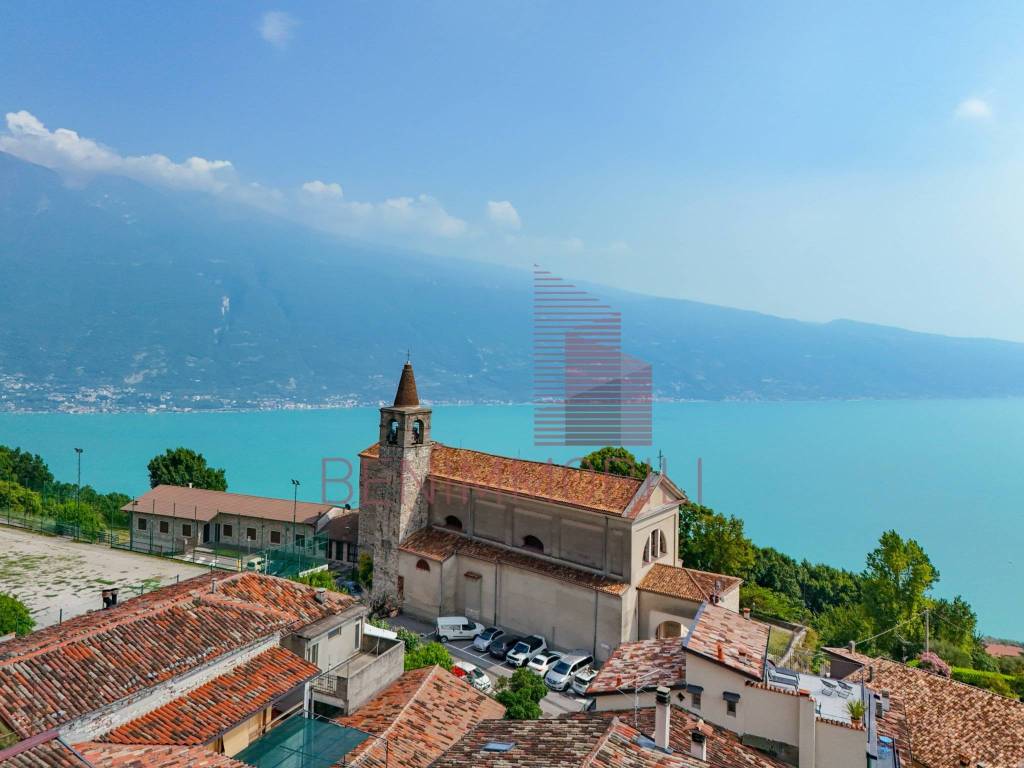 casa indipendente in vendita a Tignale in zona Piovere
