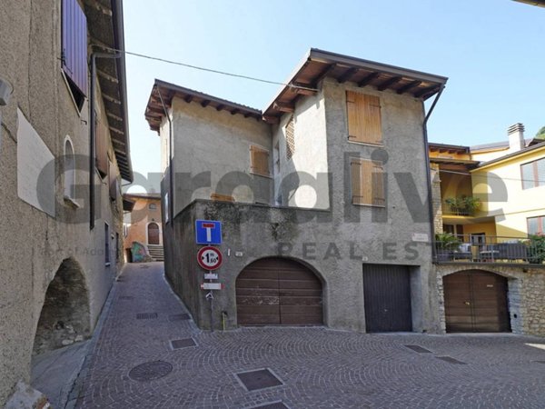 casa indipendente in vendita a Tignale in zona Gardola