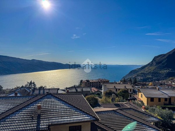 appartamento in vendita a Tignale in zona Gardola