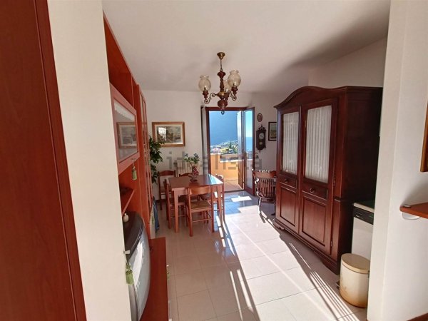 appartamento in vendita a Tignale in zona Gardola