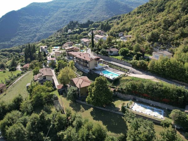 casa indipendente in vendita a Tignale in zona Aer