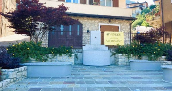 appartamento in vendita a Tignale in zona Prabione