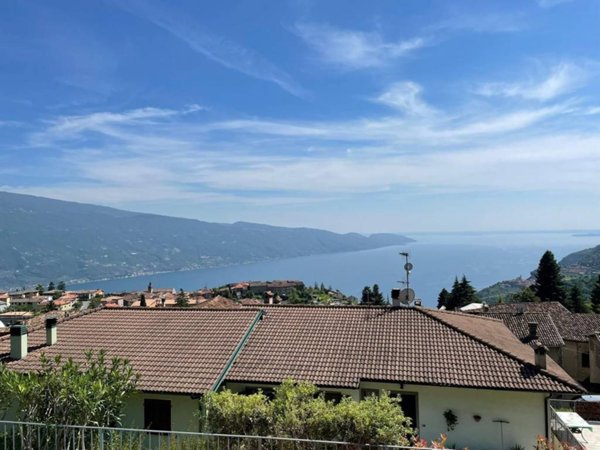 appartamento in vendita a Tignale in zona Gardola