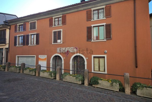 locale commerciale in vendita a Tignale