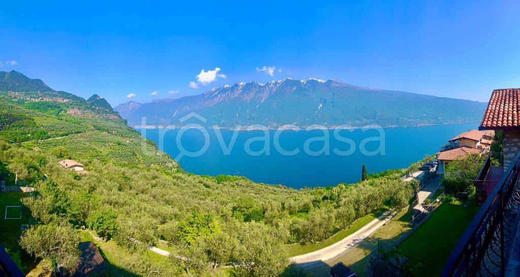 appartamento in vendita a Tignale in zona Piovere