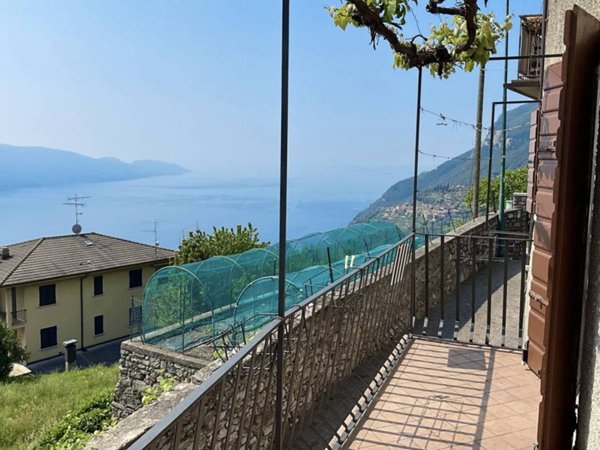 appartamento in vendita a Tignale in zona Gardola
