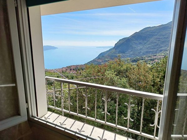 casa indipendente in vendita a Tignale in zona Gardola