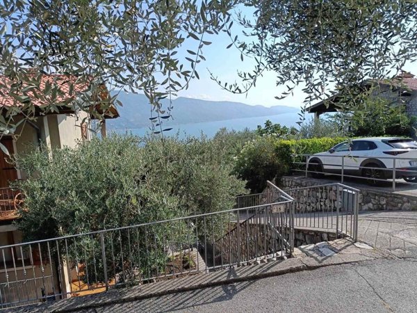 appartamento in vendita a Tignale in zona Oldesio