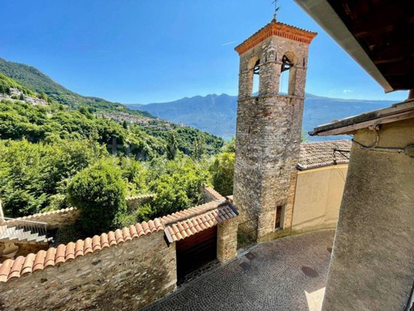 appartamento in vendita a Tignale in zona Aer