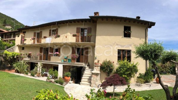 casa indipendente in vendita a Tignale in zona Prabione