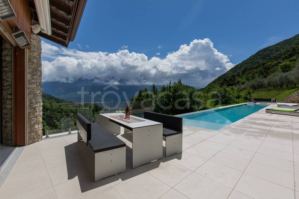 casa indipendente in vendita a Tignale