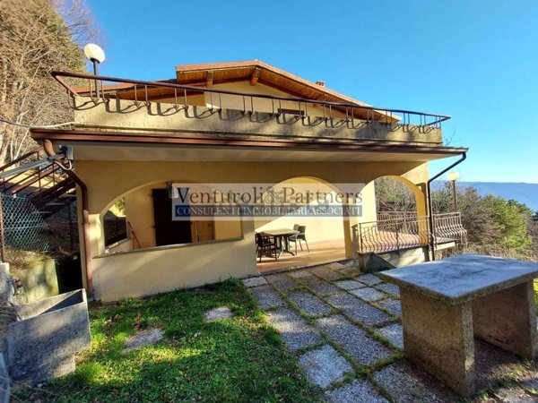 casa indipendente in vendita a Tignale