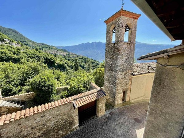 appartamento in vendita a Tignale in zona Aer