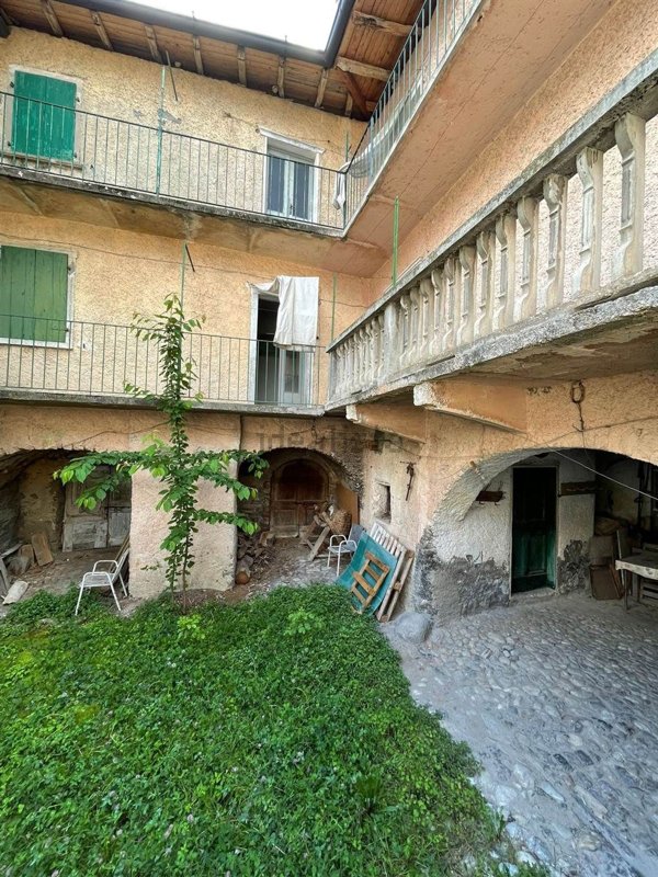 casale in vendita a Tignale in zona Aer