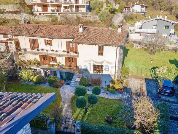 casa indipendente in vendita a Tignale in zona Prabione