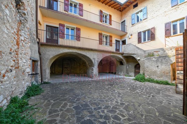 casa indipendente in vendita a Tignale in zona Gardola