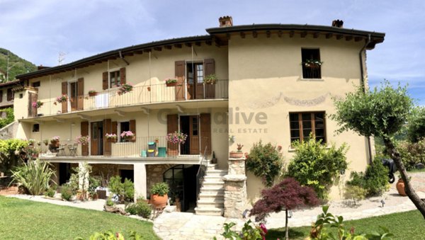 casa indipendente in vendita a Tignale in zona Prabione