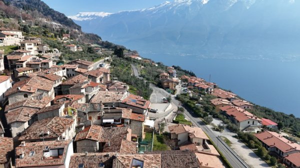 casa indipendente in vendita a Tignale in zona Oldesio