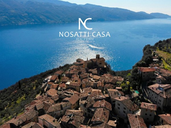 casa indipendente in vendita a Tignale in zona Piovere