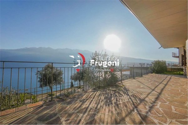 appartamento in vendita a Tignale in zona Piovere