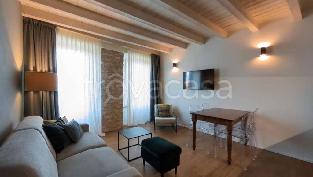 appartamento in vendita a Tignale in zona Gardola