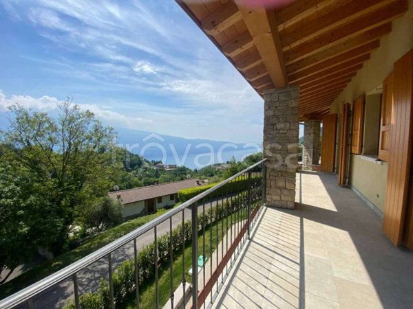 casa indipendente in vendita a Tignale in zona Aer