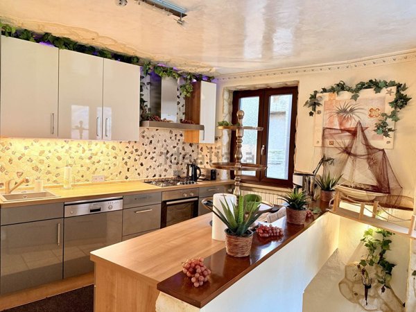casa indipendente in vendita a Tignale in zona Piovere