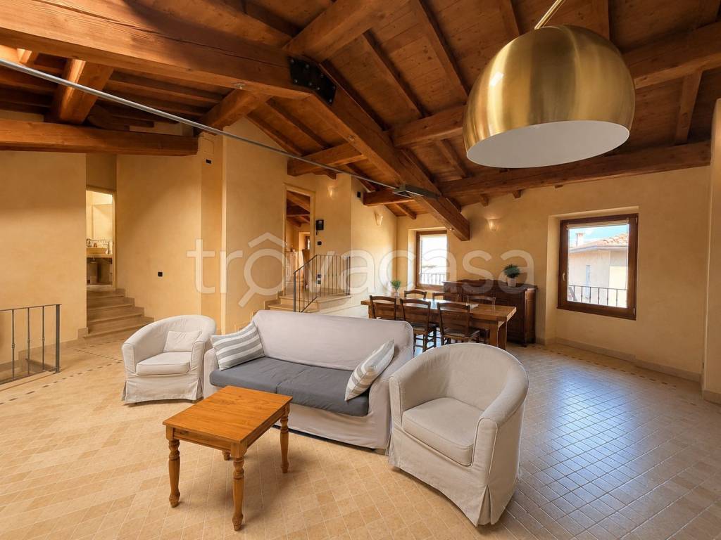 casa indipendente in vendita a Tignale in zona Piovere