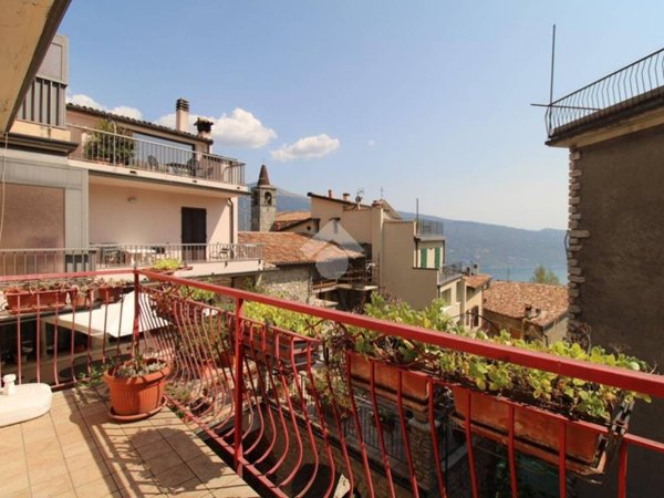 appartamento in vendita a Tignale in zona Gardola