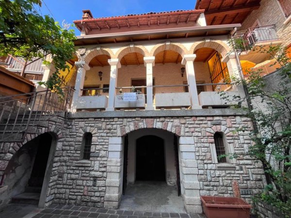 casa indipendente in vendita a Tignale in zona Gardola