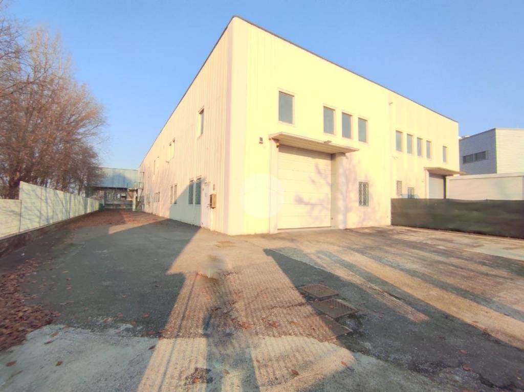 locale commerciale in vendita a Torbole Casaglia