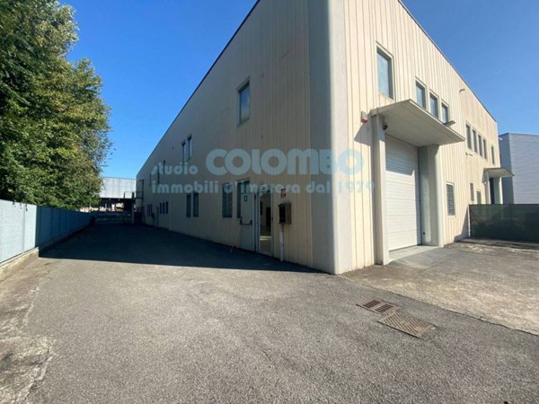 locale commerciale in vendita a Torbole Casaglia