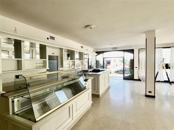 locale commerciale in vendita a Torbole Casaglia