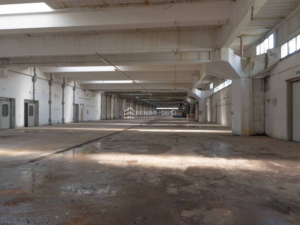 locale commerciale in vendita a Torbole Casaglia