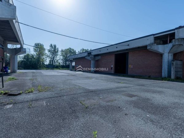 locale commerciale in vendita a Torbole Casaglia