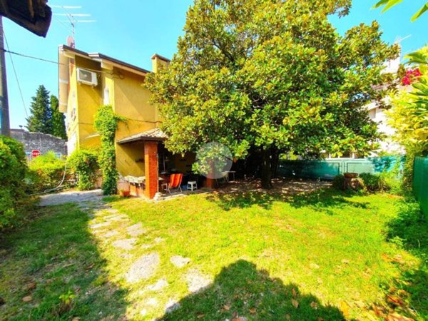 casa indipendente in vendita a Toscolano-Maderno in zona Maderno