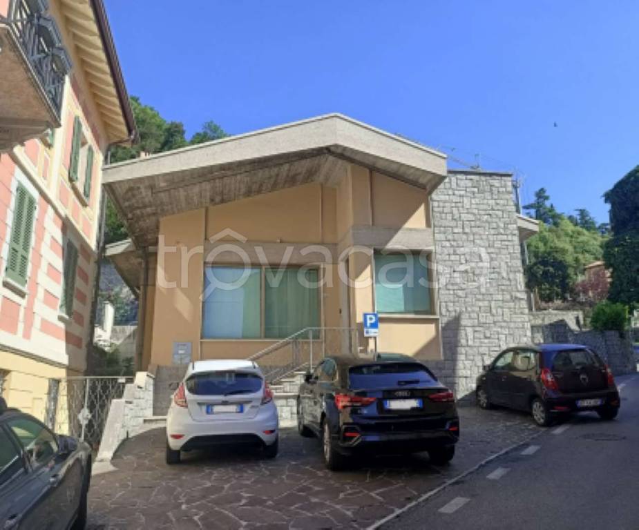 negozio in vendita a Toscolano-Maderno