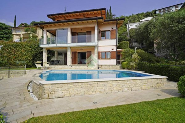 casa indipendente in vendita a Toscolano-Maderno in zona Toscolano