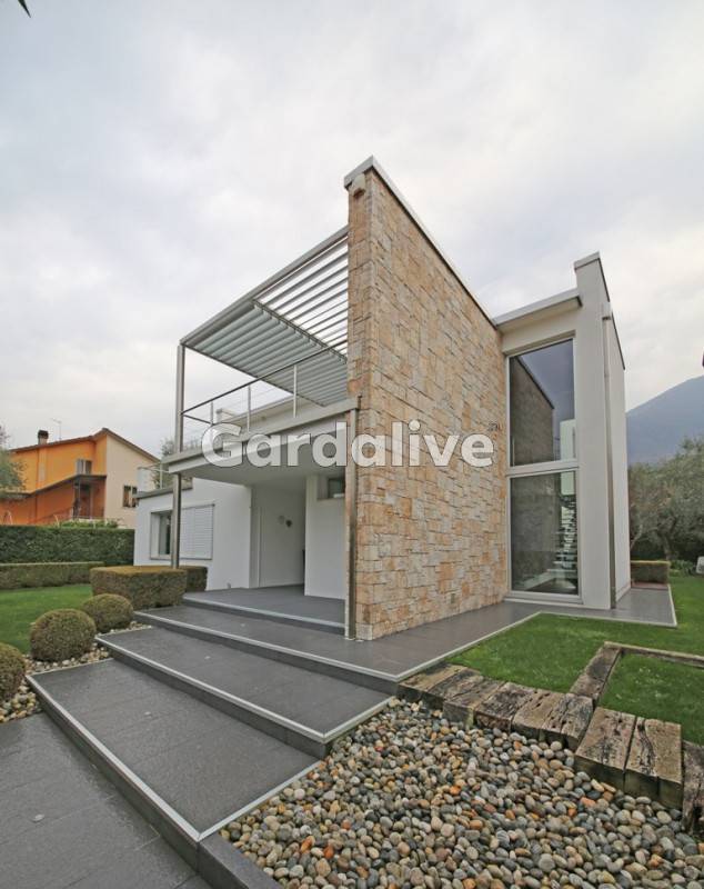 casa indipendente in vendita a Toscolano-Maderno