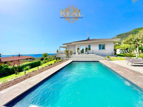 casa indipendente in vendita a Toscolano-Maderno in zona Maderno