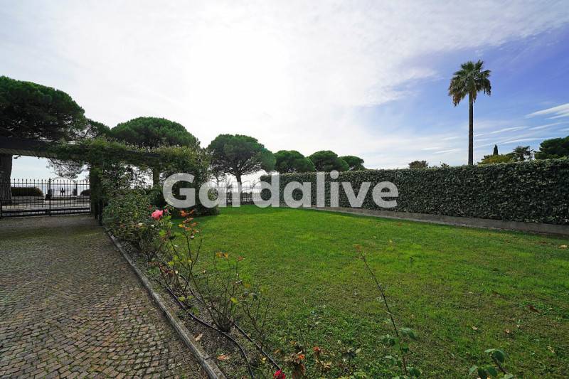 casa indipendente in vendita a Toscolano-Maderno in zona Maderno