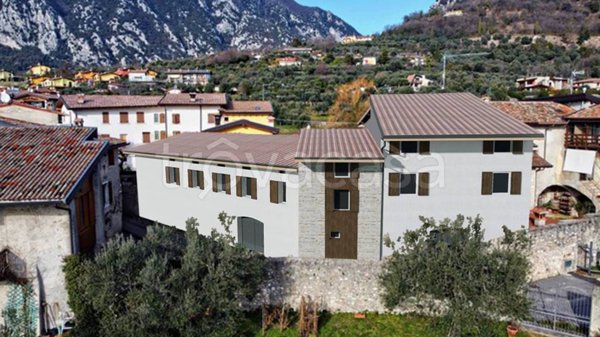 casa indipendente in vendita a Toscolano-Maderno in zona Toscolano