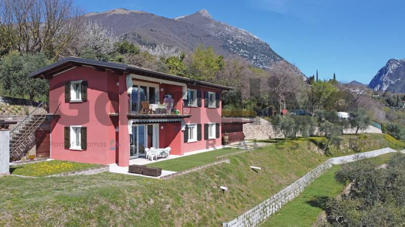 casa indipendente in vendita a Toscolano-Maderno in zona Maclino