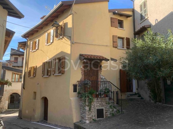 casa indipendente in vendita a Toscolano-Maderno in zona Gaino