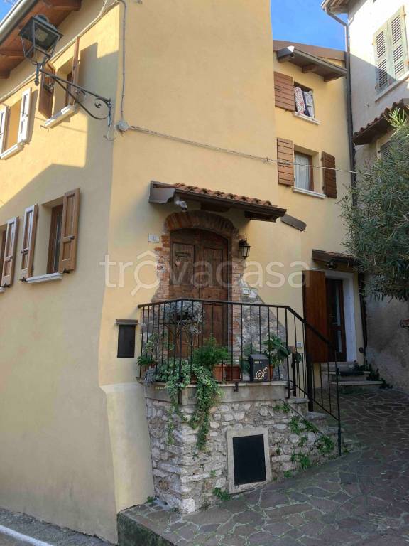 casa indipendente in vendita a Toscolano-Maderno in zona Gaino
