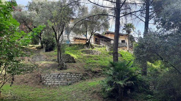 casa indipendente in vendita a Toscolano-Maderno in zona Maderno